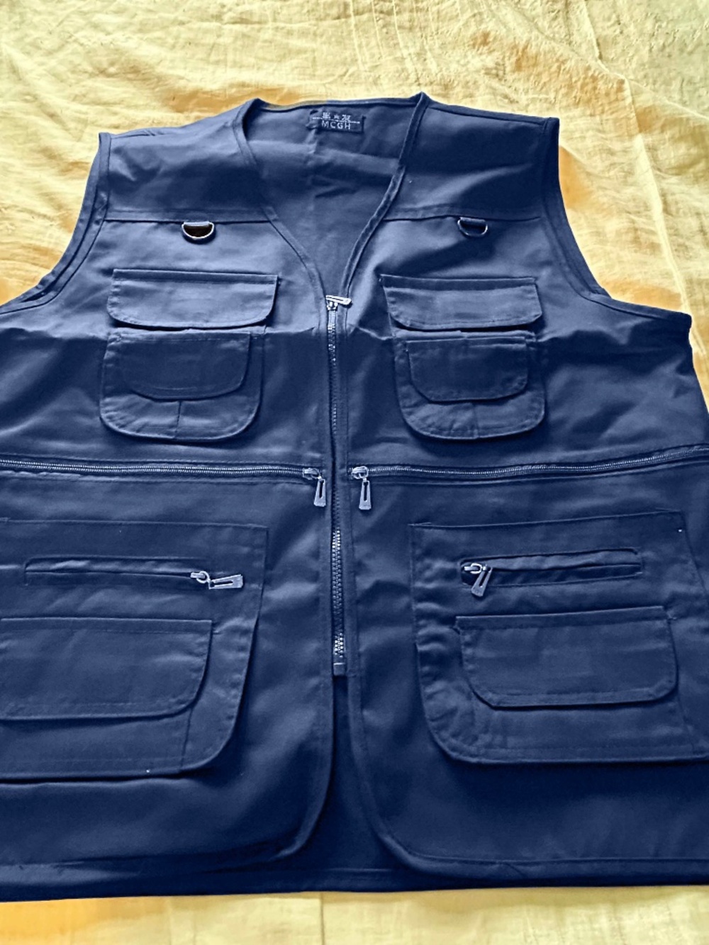 VEST, LEISURE/HIKING, NAVY BLUE, SIZE L, LOTS OF POCKETS, SIDE SIZING STRAPS,